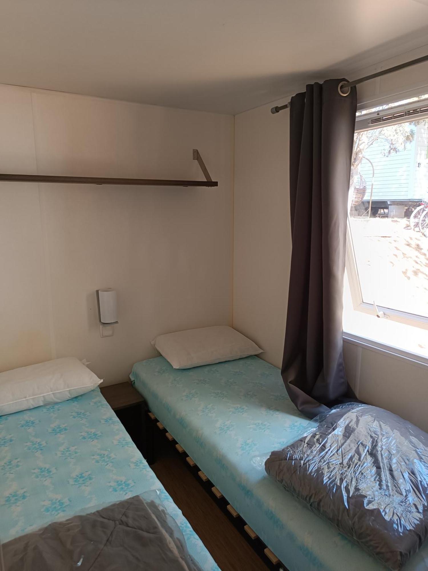 Camping 3 Chambres Climatise 阿格德 外观 照片